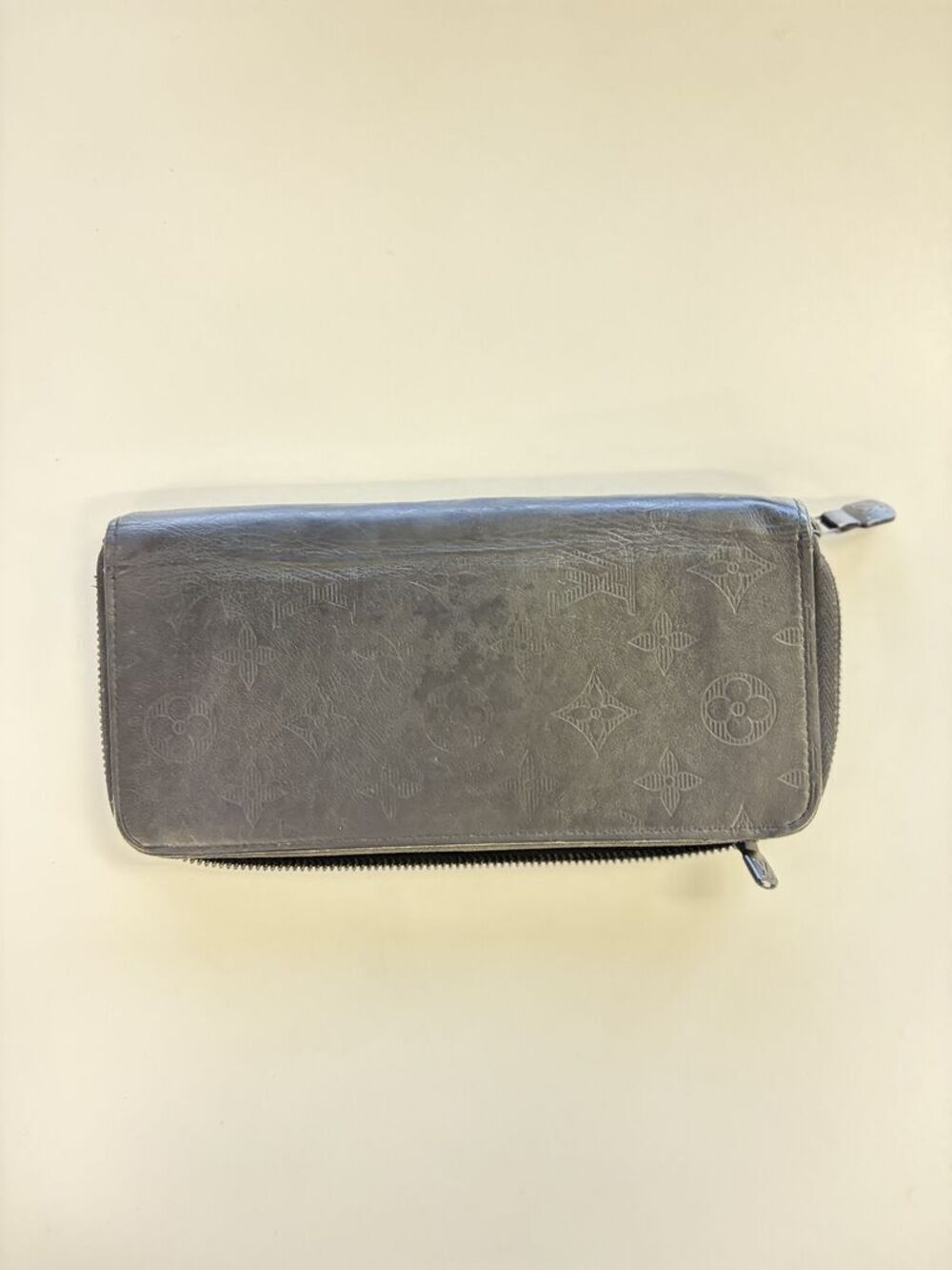 Louis Vuitton Mahina Zippy Wallet Gray